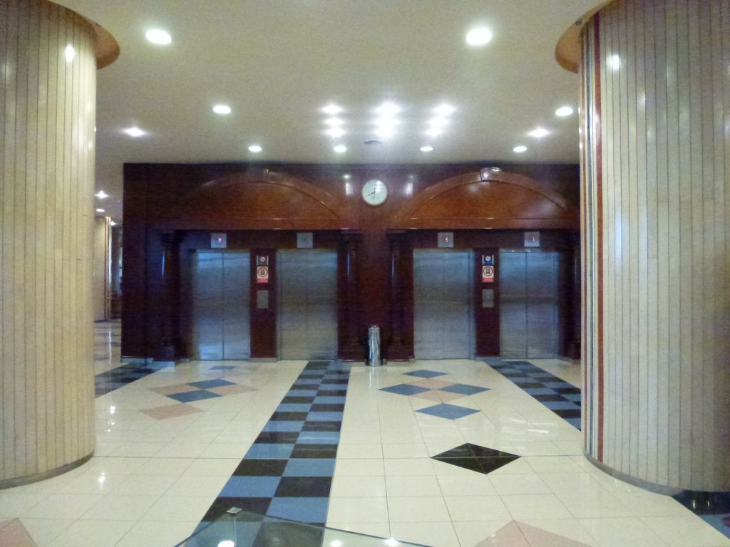 p1010787_hall_2.jpg